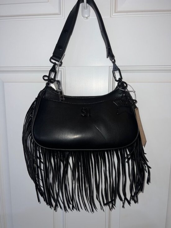 Steve Madden Handbags - STEVE MADDEN BLACK FRINGE SHOULDER BAG
